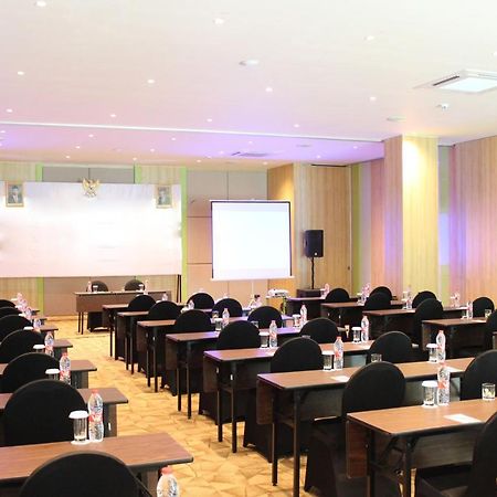 Zest Parang Raja Solo By Swiss-Belhotel International Bonorejo Eksteriør bilde