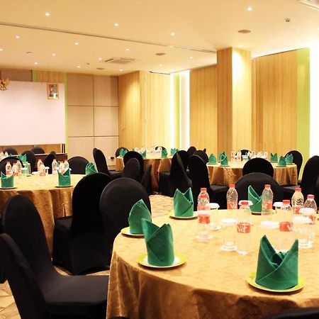 Zest Parang Raja Solo By Swiss-Belhotel International Bonorejo Eksteriør bilde