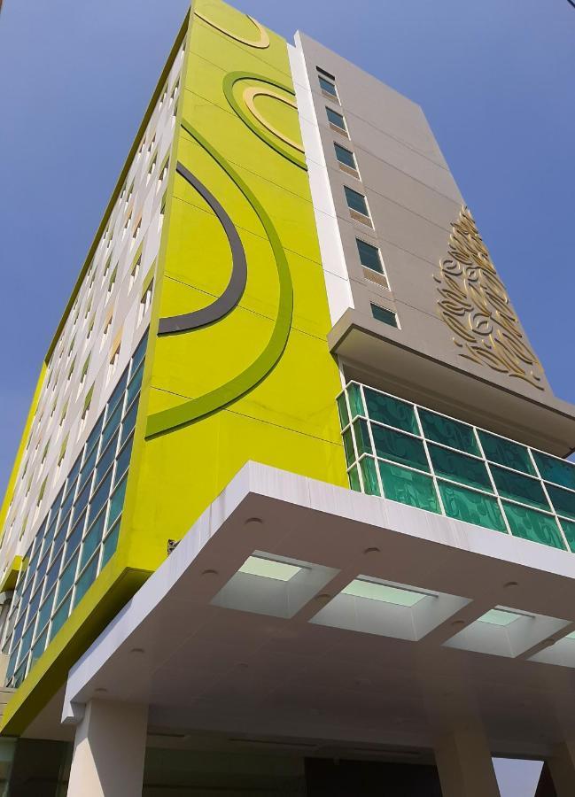 Zest Parang Raja Solo By Swiss-Belhotel International Bonorejo Eksteriør bilde